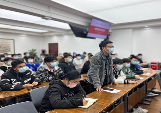 会议室里的人们描述已自动生成