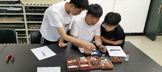 70e8e1cc354d46be86b8497a02d394b